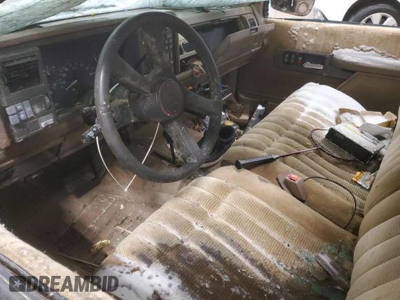 1993 GMC Sierra 1500 z VIN 2GTEK19K8P1562964, wystawiony jako Copart lot #86767744 z przebiegiem 237 615 mil mil oraz Czysty tytuł • Clean title. Historia ofert i sprzedaży dostępna na DreamBid. Obrazek 8.