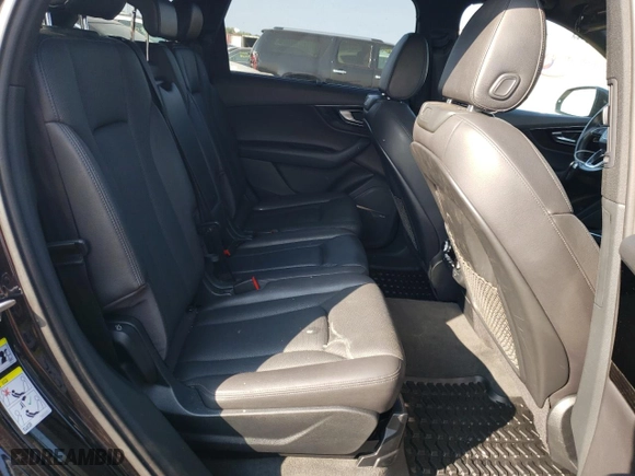 2017 Audi Q7 Prestige with VIN WA1VAAF78HD011386, listed as a Copart auction lot 69270634 with 123,762 mi miles and Salvage Title. Bid and sale history available at carsss.com. Image 10.