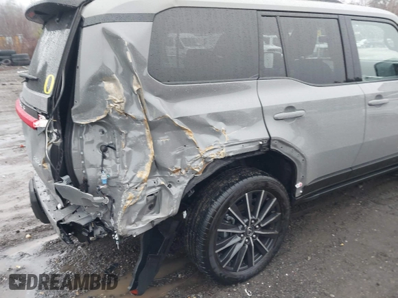 2024 Lexus GX 550 Luxury with VIN JTJVBCDX6R5002471, listed as a IAAI auction lot 41014710 with 6,804 mi miles and . Bid and sale history available at DreamBid. Image 6.