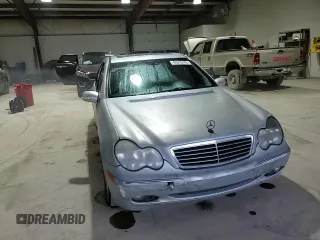 2002 Mercedes-Benz C 230/260/280/320 with VIN WDBRF64JX2E005125, listed as a Copart auction lot 45976765 with 257,456 mi miles and Salvage Title. Bid and sale history available at DreamBid. Image 10.