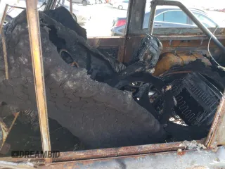 1969 Ford Bronco z VIN U15GLF78758, wystawiony jako Copart lot #47116955 z przebiegiem Nie podano mil oraz Nie do naprawy • Non repairable. Historia ofert i sprzedaży dostępna na DreamBid. Obrazek 7.