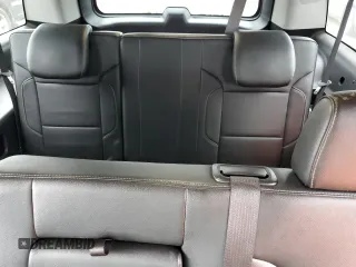 2018 Chevrolet Suburban LT with VIN 1GNSCHKC9JR243476, listed as a Copart auction lot 51222775 with 141,633 mi miles and Clean Title. Bid and sale history available at carsss.com. Image 10.