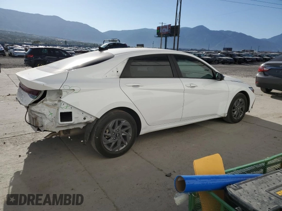 2024 Hyundai Elantra SEL with VIN KMHLM4DG4RU647339, listed as a Copart auction lot 61629065 with 37,322 mi miles and Salvage title. Bid and sale history available at DreamBid. Image 3.
