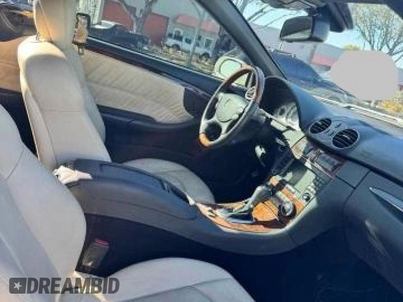 2009 Mercedes-Benz CLK 350 z VIN WDBTK56F79T103202, wystawiony jako Copart lot #48542265 z przebiegiem 108 009 mil mil oraz Szkoda całkowita • Salvage title. Historia ofert i sprzedaży dostępna na DreamBid. Obrazek 5.