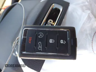2023 Jeep Grand Cherokee Limited z VIN 1C4RJKBG5P8875998, wystawiony jako IAAI lot #41975707 z przebiegiem 12 532 mil mil oraz . Historia ofert i sprzedaży dostępna na DreamBid. Obrazek 11.