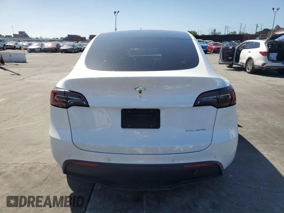 2022 Tesla Model Y Long Range with VIN 7SAYGDEE8NF340096, listed as a Copart auction lot 49357995 with 40,320 mi miles and Salvage Title. Bid and sale history available at carsss.com. Image 6.