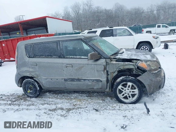2010 Kia Soul + with VIN KNDJT2A23A7042047, listed as a IAAI auction lot 41578149 with 39,485 mi miles. Bid and sale history available at carsss.com. Image 13.
