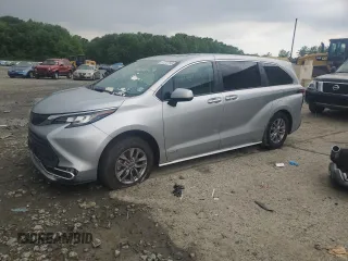 2021 Toyota Sienna XLE with VIN 5TDYSKFC4MS004419, listed as a Copart auction lot 61212755 with 49,068 mi miles and Salvage title. Bid and sale history available at DreamBid. Image 1.
