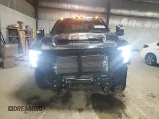 2024 GMC Sierra 3500HD SLT z VIN 1GT49UEY5RF126720, wystawiony jako Copart lot #80645694 z przebiegiem 35 573 mil mil oraz Szkoda całkowita • Salvage title. Historia ofert i sprzedaży dostępna na DreamBid. Obrazek 5.