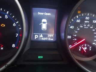 2016 Hyundai Santa Fe z VIN 5XYZU3LB3GG370826, wystawiony jako IAAI lot #42325158 z przebiegiem 146 916 mil mil oraz . Historia ofert i sprzedaży dostępna na DreamBid. Obrazek 7.