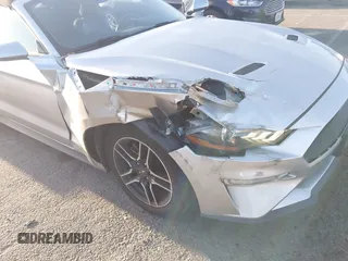 2018 Ford Mustang EcoBoost Premium with VIN 1FATP8UH3J5160147, listed as a IAAI auction lot 41916920 with 91,917 mi miles and . Bid and sale history available at carsss.com. Image 6.