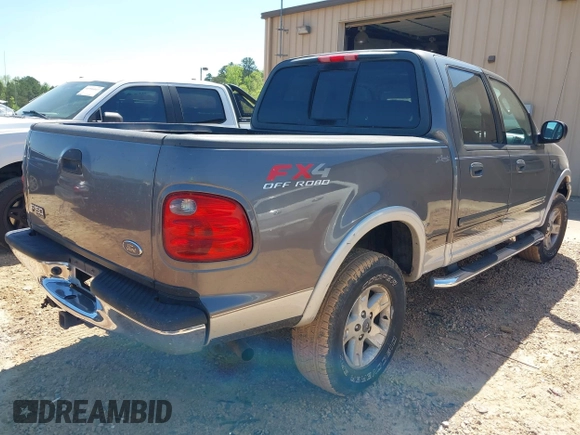 2003 Ford F-150 XLT with VIN 1FTRW08L83KC00394, listed as a IAAI auction lot 41998367 with 235,868 mi miles. Bid and sale history available at carsss.com. Image 4.