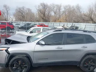 2018 Jeep Cherokee Latitude with VIN 1C4PJMCX4JD548136, listed as a IAAI auction lot 41592821 with 165,022 mi miles and . Bid and sale history available at DreamBid. Image 14.