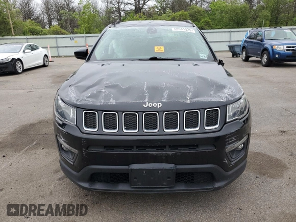 2020 Jeep Compass Latitude with VIN 3C4NJDBB8LT138319, listed as a Copart auction lot 58941325 with 32,620 mi miles and Salvage title. Bid and sale history available at DreamBid. Image 5.