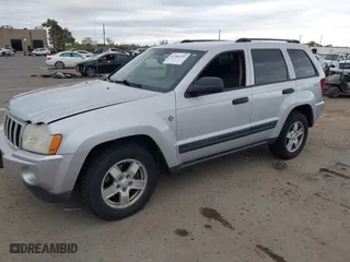 2006 Jeep Grand Cherokee Laredo with VIN 1J4HR48N76C200486, listed as a IAAI auction lot 41904591 with 238,286 mi miles. Bid and sale history available at carsss.com. Image 2.