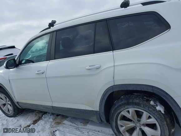 2018 Volkswagen Atlas 3.6L V6 SE with VIN 1V2LR2CA9JC543185, listed as a IAAI auction lot 41293560 with 147,966 mi miles. Bid and sale history available at carsss.com. Image 14.