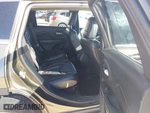 2015 Jeep Cherokee Limited with VIN 1C4PJMDS0FW685749, listed as a IAAI auction lot 41834880 with 161,614 mi miles. Bid and sale history available at carsss.com. Image 8.