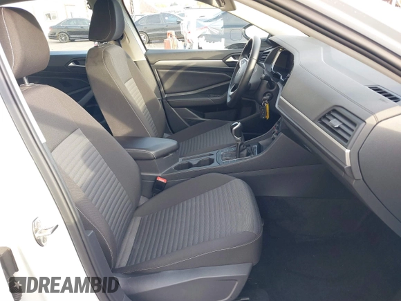 2022 Volkswagen Jetta with VIN 3VWNM7BU0NM020740, listed as a IAAI auction lot 40719285 with 43,570 mi miles and . Bid and sale history available at DreamBid. Image 5.