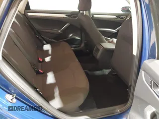 2017 Volkswagen Passat S z VIN 1VWAT7A38HC013602, wystawiony jako IAAI lot #41218616 z przebiegiem 77 497 mil mil oraz . Historia ofert i sprzedaży dostępna na DreamBid. Obrazek 8.