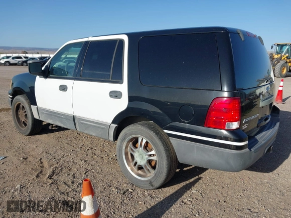 2005 Ford Expedition Special Service with VIN 1FMPU16515LB06521, listed as a IAAI auction lot 41976624 with 115,100 mi miles. Bid and sale history available at carsss.com. Image 3.