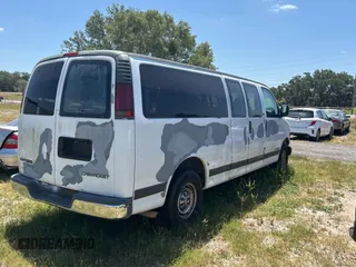 2002 Chevrolet Express with VIN 1GAHG39R921243538, listed as a Copart auction lot 55530615 with 512,936 mi miles and Clean Title. Bid and sale history available at carsss.com. Image 3.