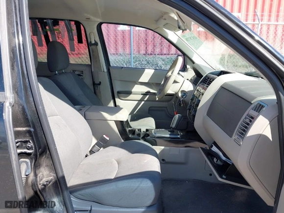 2008 Mazda Tribute Grand Touring with VIN 4F2CZ02Z28KM14136, listed as a IAAI auction lot 41878738 with 155,465 mi miles. Bid and sale history available at carsss.com. Image 5.