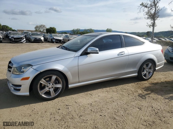 2015 Mercedes-Benz C-Class C 250 with VIN WDDGJ4HB4FG439586, listed as a Copart auction lot 52242175 with 85,622 mi miles and Clean Title. Bid and sale history available at carsss.com. Image 1.