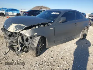2013 BMW 1 Series 135i z VIN WBAUC9C53DVY60727, wystawiony jako Copart lot #88213475 z przebiegiem 30 316 mil mil oraz Szkoda całkowita • Salvage title. Historia ofert i sprzedaży dostępna na DreamBid. Obrazek 1.