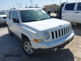 2016 Jeep Patriot Sport SE with VIN 1C4NJPBAXGD753958, listed as a IAAI auction lot 42052122 with 175,502 mi miles and . Bid and sale history available at carsss.com. Image 6.