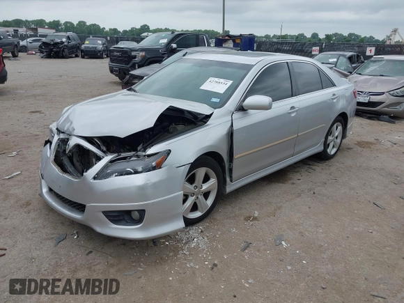 2011 Toyota Camry LE z VIN 4T1BF3EK9BU748210, wystawiony jako IAAI lot #42288534 z przebiegiem 141 208 mil mil oraz . Historia ofert i sprzedaży dostępna na DreamBid. Obrazek 2.