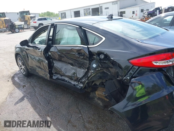 2019 Ford Fusion SEL with VIN 3FA6P0CD5KR182520, listed as a IAAI auction lot 42014190 with 107,028 mi miles and . Bid and sale history available at carsss.com. Image 17.