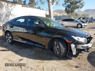 2020 Honda Civic LX z VIN 2HGFC2F63LH531428, wystawiony jako IAAI lot #42222530 z przebiegiem 46 476 mil mil oraz . Historia ofert i sprzedaży dostępna na DreamBid. Obrazek 1.