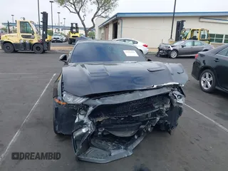 2018 Ford Mustang GT с VIN 1FA6P8CF9J5105053, выставлен на аукционе IAAI как лот 42164580 с пробегом Не указан миль и . История ставок и продаж доступна на DreamBid. Изображение 6.
