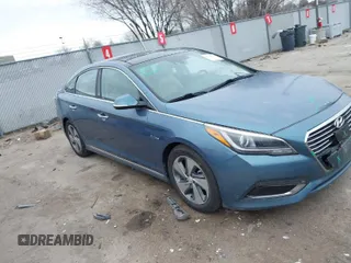 2016 Hyundai Sonata Limited with VIN KMHE34L1XGA009748, listed as a IAAI auction lot 41848222 with 84,558 mi miles and . Bid and sale history available at DreamBid. Image 1.