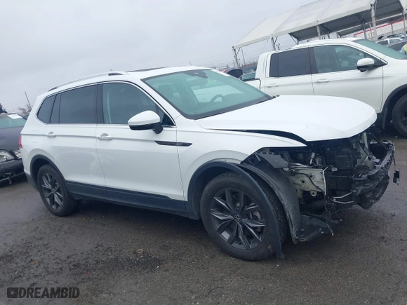 2022 Volkswagen Tiguan SE with VIN 3VV3B7AX4NM101169, listed as a IAAI auction lot 41517690 with 31,776 mi miles. Bid and sale history available at carsss.com. Image 14.