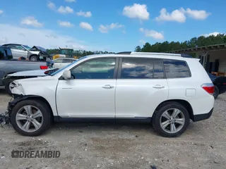 2013 Toyota Highlander Limited with VIN 5TDYK3EH0DS095515, listed as a IAAI auction lot 42251154 with 99,026 mi miles and . Bid and sale history available at DreamBid. Image 14.