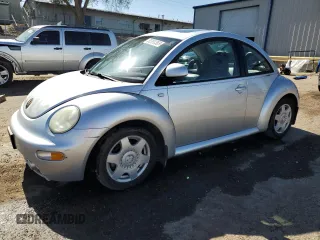 2000 Volkswagen Beetle GLS z VIN 3VWCA21C5YM476085, wystawiony jako Copart lot #56998365 z przebiegiem 99 347 mil mil oraz Szkoda całkowita • Salvage title. Historia ofert i sprzedaży dostępna na DreamBid. Obrazek 1.