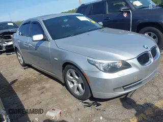 2008 BMW 5 Series 535i z VIN WBANW13568CZ71383, wystawiony jako IAAI lot #42071196 z przebiegiem 117 749 mil mil oraz . Historia ofert i sprzedaży dostępna na DreamBid. Obrazek 1.