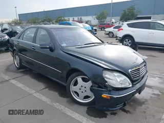 2001 Mercedes-Benz S with VIN WDBNG75J01A152091, listed as a IAAI auction lot 38561077 with 84,669 mi miles. Bid and sale history available at carsss.com. Image 1.