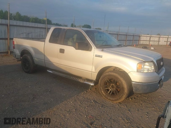 2008 Ford F-150 STX with VIN 1FTRX12W28KB72072, listed as a IAAI auction lot 42046460 with 282,296 mi miles and . Bid and sale history available at carsss.com. Image 1.