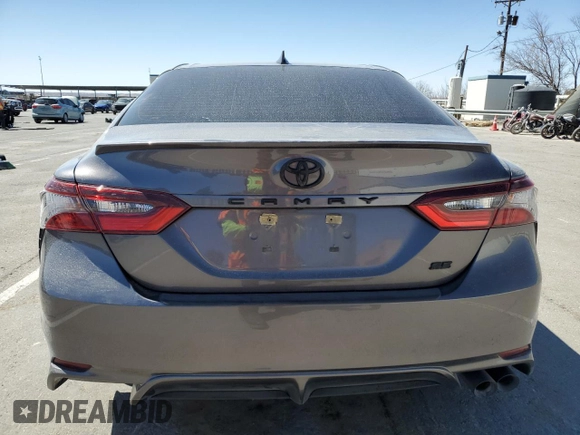 2022 Toyota Camry SE z VIN 4T1G11AK3NU657890, wystawiony jako Copart lot #49311565 z przebiegiem 61 017 mil mil oraz Szkoda całkowita • Salvage title. Historia ofert i sprzedaży dostępna na DreamBid. Obrazek 6.