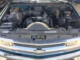 1997 Chevrolet Suburban with VIN 3GNFK16R1VG167865, listed as a IAAI auction lot 42147770 with 201,946 mi miles and . Bid and sale history available at DreamBid. Image 10.