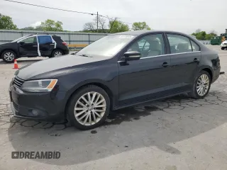 2014 Volkswagen Jetta SEL z VIN 3VWL17AJXEM427214, wystawiony jako Copart lot #54179655 z przebiegiem 168 516 mil mil oraz Szkoda całkowita • Salvage title. Historia ofert i sprzedaży dostępna na DreamBid. Obrazek 1.
