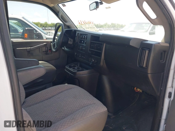 2019 Chevrolet Express Cargo with VIN 1GCWGAFG8K1365250, listed as a IAAI auction lot 42107432 with 192,055 mi miles. Bid and sale history available at carsss.com. Image 5.