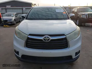2014 Toyota Highlander XLE with VIN 5TDKKRFH3ES038170, listed as a IAAI auction lot 41740889 with 215,715 mi miles. Bid and sale history available at carsss.com. Image 13.