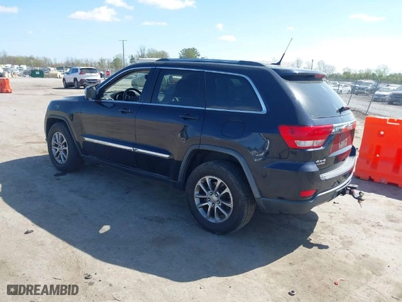 2011 Jeep Grand Cherokee Laredo with VIN 1J4RR4GG2BC508070, listed as a IAAI auction lot 41930814 with 206,658 mi miles. Bid and sale history available at carsss.com. Image 3.