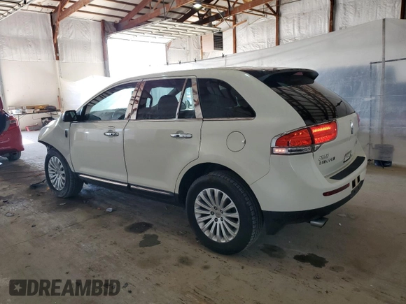 2013 Lincoln MKX z VIN 2LMDJ6JKXDBL19895, wystawiony jako Copart lot #51623655 z przebiegiem 245 542 mil mil oraz Szkoda całkowita • Salvage title. Historia ofert i sprzedaży dostępna na DreamBid. Obrazek 2.