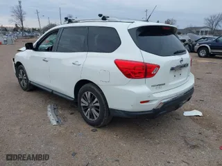 2017 Nissan Pathfinder S with VIN 5N1DR2MN0HC623634, listed as a IAAI auction lot 41592673 with 193,838 mi miles. Bid and sale history available at carsss.com. Image 3.