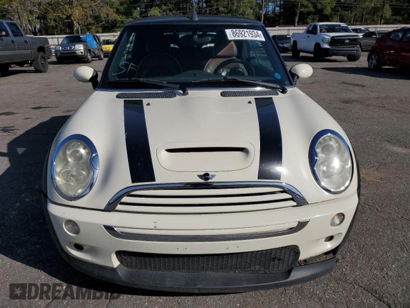 2008 MINI Convertible S with VIN WMWRH33548TL96210, listed as a Copart auction lot 86921934 with 206,446 mi miles and Salvage title. Bid and sale history available at DreamBid. Image 5.