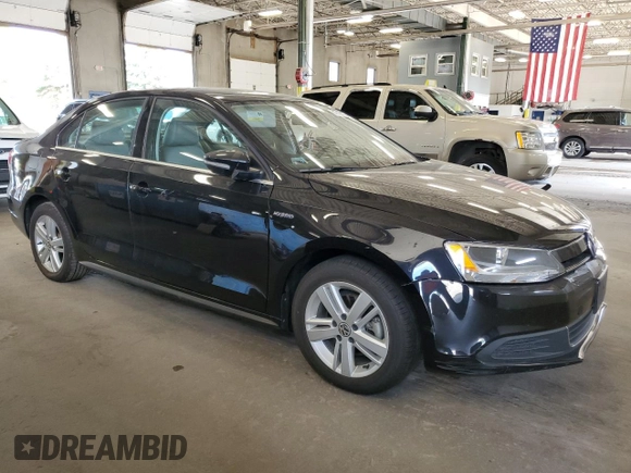 2014 Volkswagen Jetta Hybrid SE z VIN 3VW637AJ2EM288509, wystawiony jako Copart lot #61716065 z przebiegiem 116 461 mil mil oraz Czysty tytuł • Clean title. Historia ofert i sprzedaży dostępna na DreamBid. Obrazek 4.